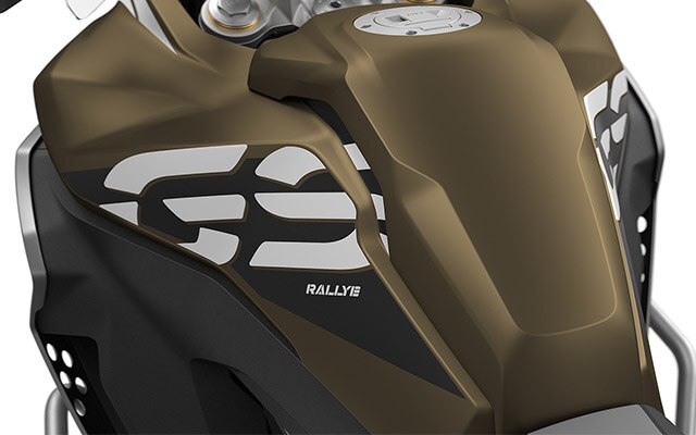 Näemme F 850 GS Adventuren polttoainesäiliön.