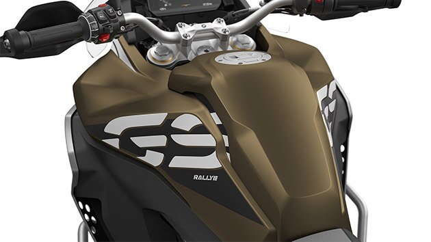 Näemme F 850 GS Adventuren polttoainesäiliön.