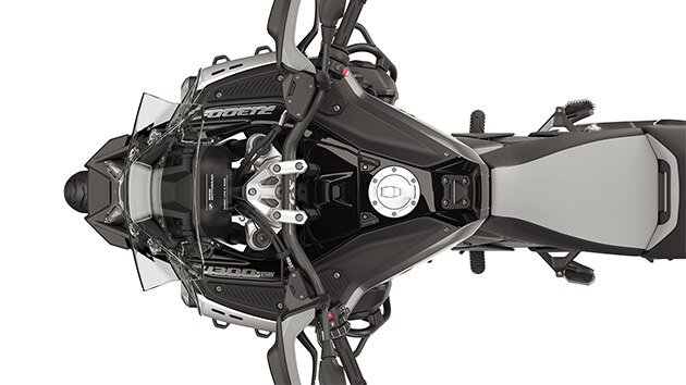 Black colour scheme and black details
