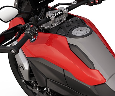 The continuous tank seat line of the R 1300 GS from BMW Motorrad