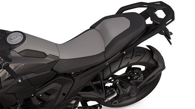 The comfortable seats of the R 1300 GS Triple Black from BMW Motorrad
