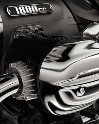 We see the impressive boxer including push rods.