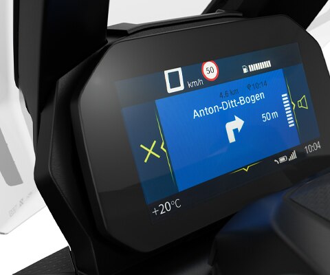 We see the TFT display with BMW Motorrad Connectivity.