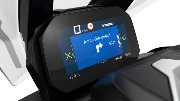 We see the TFT display with BMW Motorrad Connectivity.