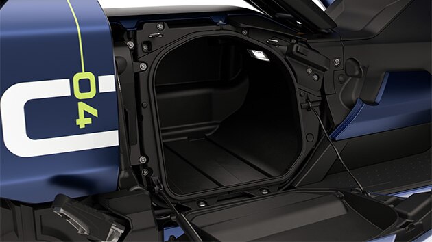 Side loading feature of the CE 04 from BMW Motorrad